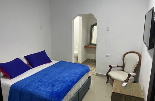 Cartagena Cabin | "room in Lodge - Tr-a4d Hostel Room Near Castillo San Felipe With Pool and Wifi"