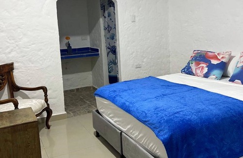 Cartagena Cabin | "room in Lodge - Tr-a4d Hostel Room Near Castillo San Felipe With Pool and Wifi"