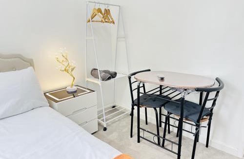 Portsmouth House | Room in Portsmouth close to Fratton Station