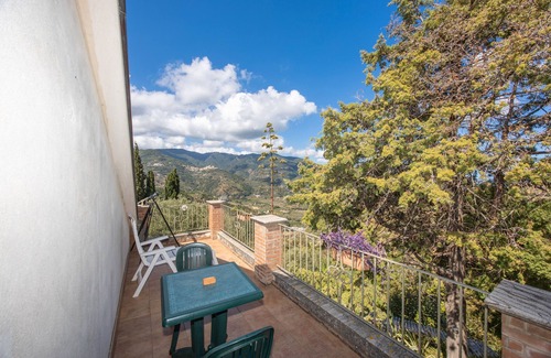 Patti Apartment | Room 'Lipari' with terrace, shared garden and air conditioning