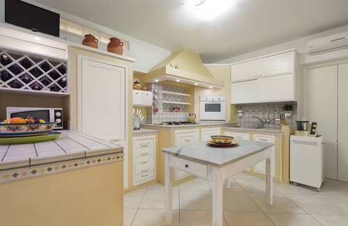 Melendugno Apartment | Room 'N 4 4A' with Shared Pool, Shared Garden and Wi-Fi