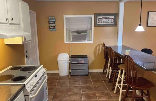 Jackson House | Room to Relax, spacious 1 Bedroom,Washer/Dryer,