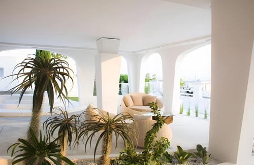 Porto Cesareo Apartment | Room 'Valentino Luxury - 01' with Sea View, Wi-Fi and Air Conditioning