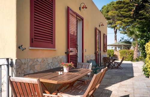 San Foca Apartment | Room 'Villa Nike - 3' with Shared Pool, Wi-Fi and Air Conditioning