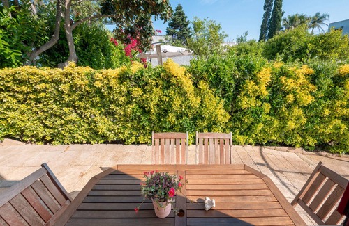 San Foca Apartment | Room 'Villa Nike - 3' with Shared Pool, Wi-Fi and Air Conditioning