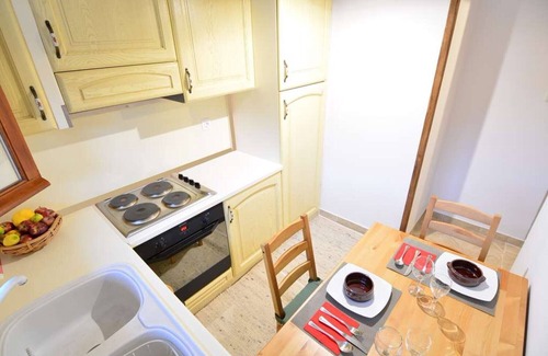 Synikia Mesi Trikalon House | Room with kitchen (maximum capacity 2 adults)