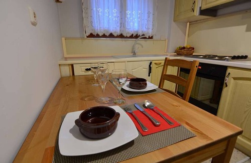 Synikia Mesi Trikalon House | Room with kitchen (maximum capacity 2 adults)