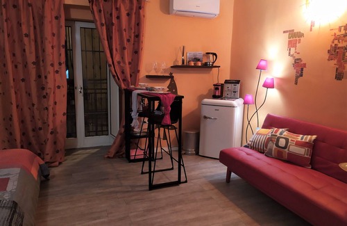 Montecalvario Apartment | Room with balcony at the historic center