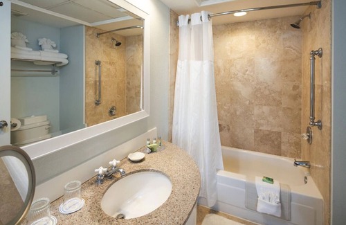 St. Pete Beach Hotel | Room With Balcony, Modern Retreat, Explore Island Adventures, Onsite Pools!