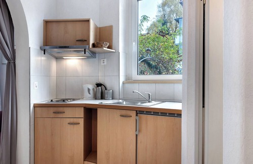 Kreuzlingen Apartment | 'Room with Kitchenette Rosenbaum' with Shared Garden and Wi-Fi