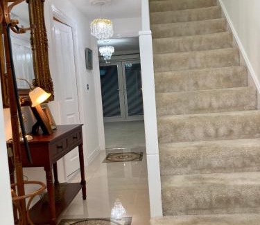 Coventry House | Room with own bathroom in private home