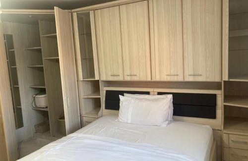 Coventry House | Room with own bathroom in private home