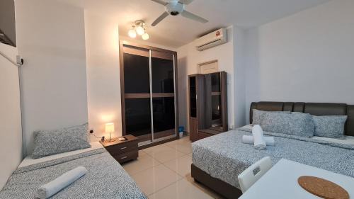 Downtown George Town House | Rooms at Mansion One, Shared Apartment Only
