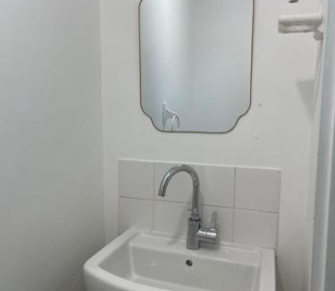 Milton Keynes House | Rooms in stylish house