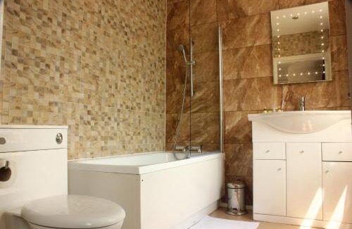 Cheltenham Hotel | Rooms on The Prom