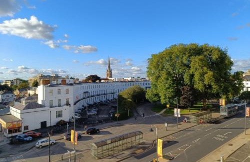 Cheltenham Hotel | Rooms on The Prom