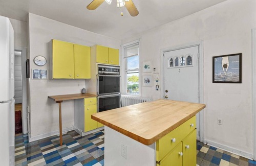 Homestead House | Roomy family home near shoppingn