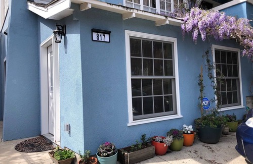 Trestle Glen Apartment | Roomy Oakland Studio near Berkeley, SF