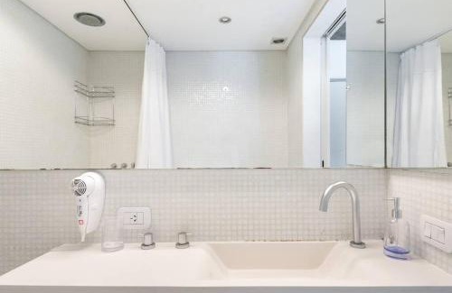 General San Martin Apartment | Roomy Studio in Luxury Tower in Palermo Hollywood