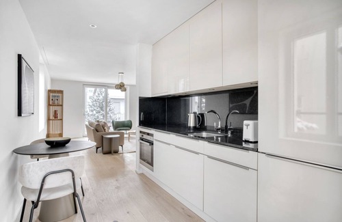 Sihlfeld Apartment | Roomy Wiedikon 2.5 Room w/Storage & W/D, 3 min to Market, by Blueground