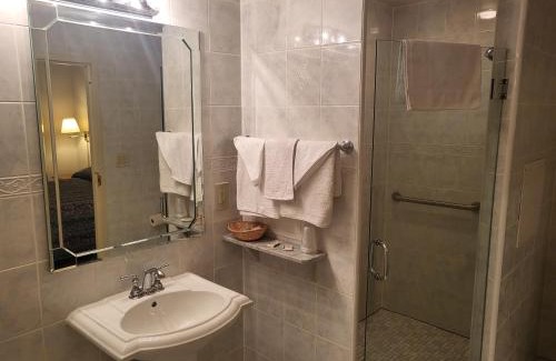 Rhawnhurst Hotel | Roosevelt Inn at Roosevelt Blvd, Philadelphia, PA