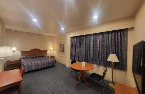 Rhawnhurst Hotel | Roosevelt Inn at Roosevelt Blvd, Philadelphia, PA