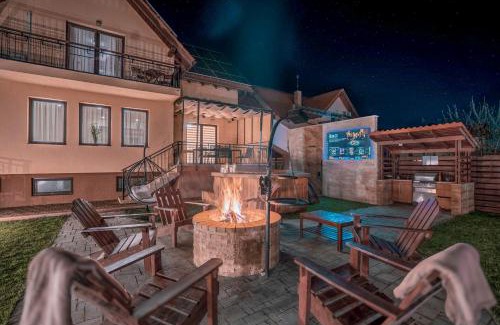 Brasov House | Roots Villa Redwood