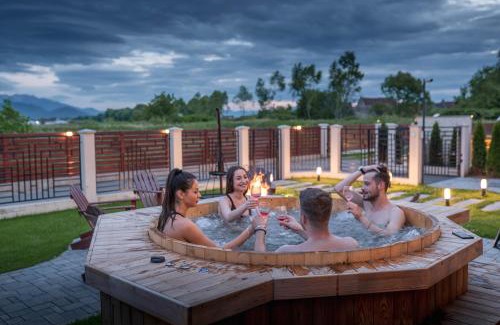 Brasov House | Roots Villa Redwood