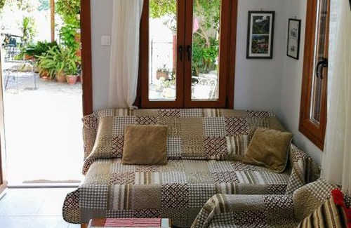 Kato Gatzea House | Roppas Studios Nostos