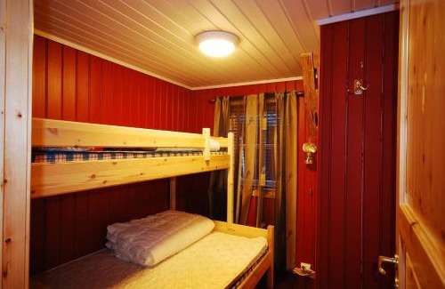 Henningsvaer Apartment | Rorbu Suite with sauna and steam. Henningsvær