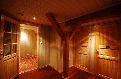 Henningsvaer Apartment | Rorbu Suite with sauna and steam. Henningsvær