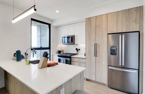 Evans Churchill Apartment | Roro 2BR nr Shops & ASU | Mins to Airport | Pet-friendly