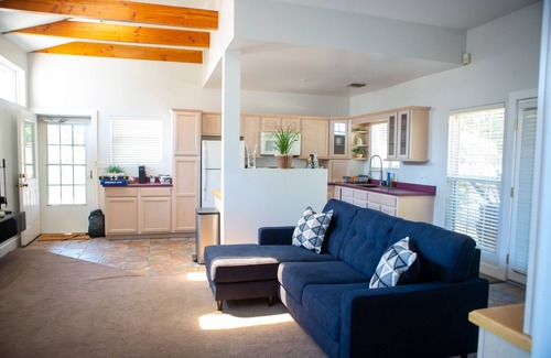 North Arroyo House | Rose Bowl Guest House