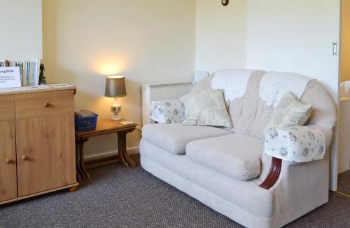 East Dereham House | Rose Cottage - B6009
