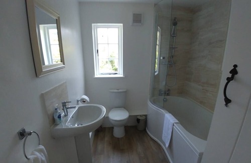 Rostherne Cottage | Rose Cottage by Tatton Stays