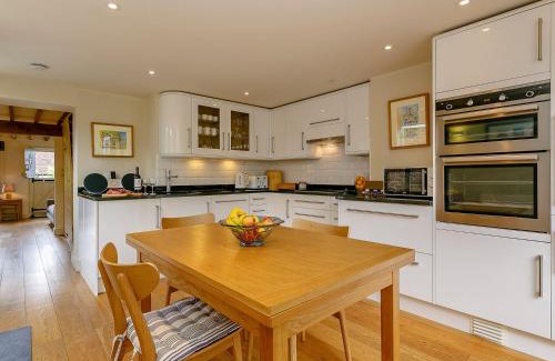 Henfield House | Rose Cottage