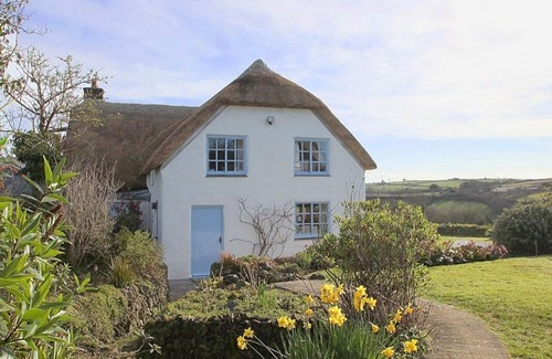 Manaccan Cottage | ROSE COTTAGE, pet friendly, with open fire in Manaccan