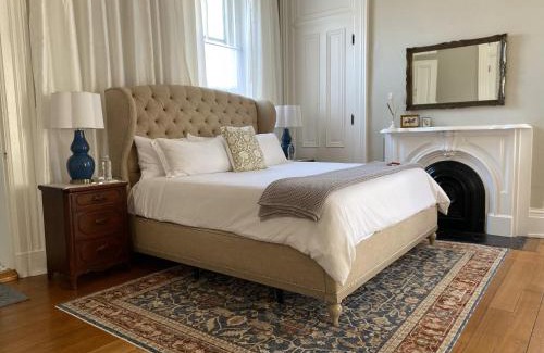 Versailles Hotel | Rose Hill Inn