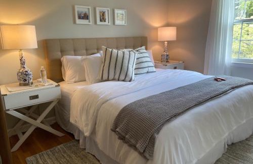 Versailles Hotel | Rose Hill Inn