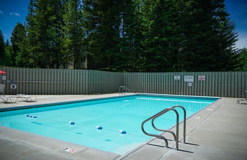 Big Sky Hotel | Rose Hip Delight