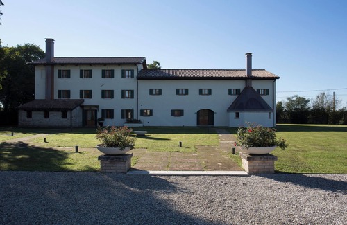 Spresiano House | Rose Room.