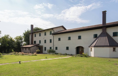 Spresiano House | Rose Room.