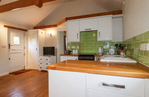 Truro Cottage | ROSE'S STABLE, pet friendly, character holiday cottage in Truro