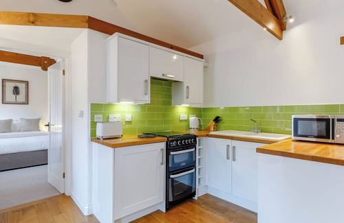 Truro Cottage | ROSE'S STABLE, pet friendly, character holiday cottage in Truro