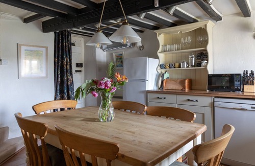 Malborough Cottage | ROSE THATCH, romantic, character holiday cottage in Malborough