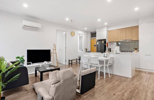 Bowden Apartment | Rose - The Fringe Escape