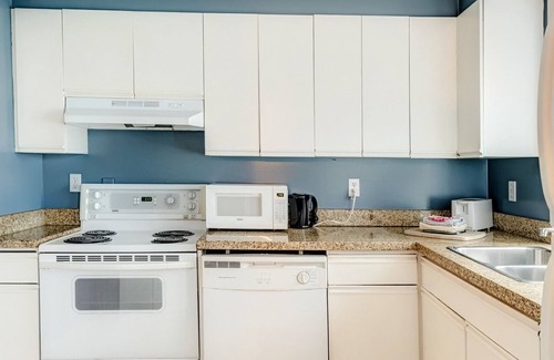 West End Apartment | Rosellen Suites At Stanley Park