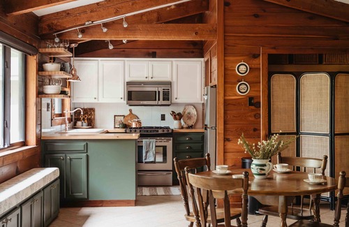 Cleora House | Rosemary on Grand - Cottage Core Lakehouse w/ADA Dock in Gated Community