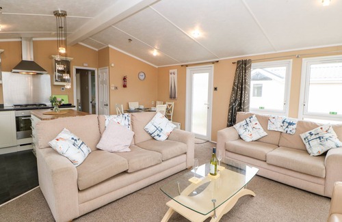 Welton Cottage | ROSIE'S CHALET, pet friendly, with a garden in Armathwaite