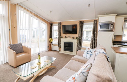 Welton Cottage | ROSIE'S CHALET, pet friendly, with a garden in Armathwaite